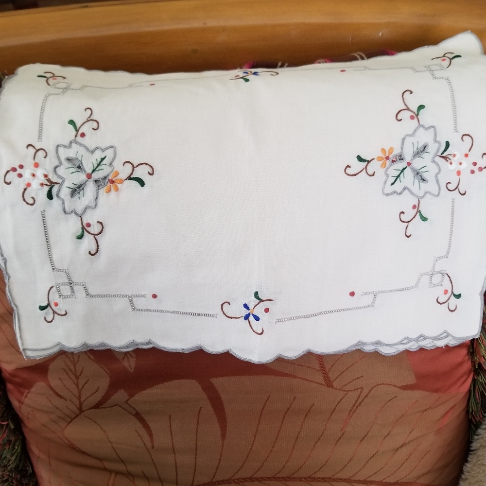 Vintage embroidery linen napkins